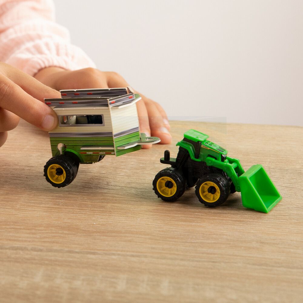 John Deere Treads Eco-Snaps Barn Play Set