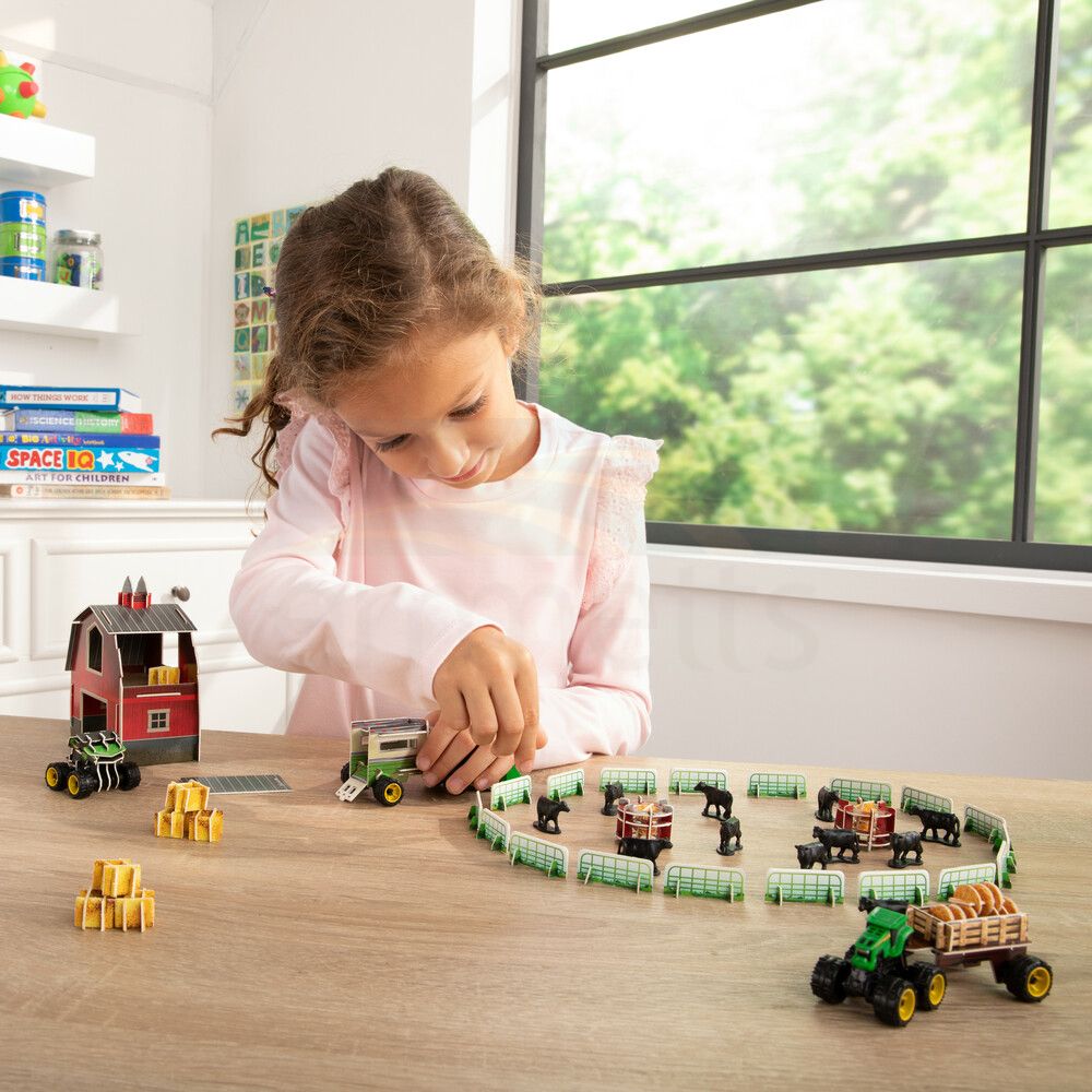 John Deere Treads Eco-Snaps Barn Play Set
