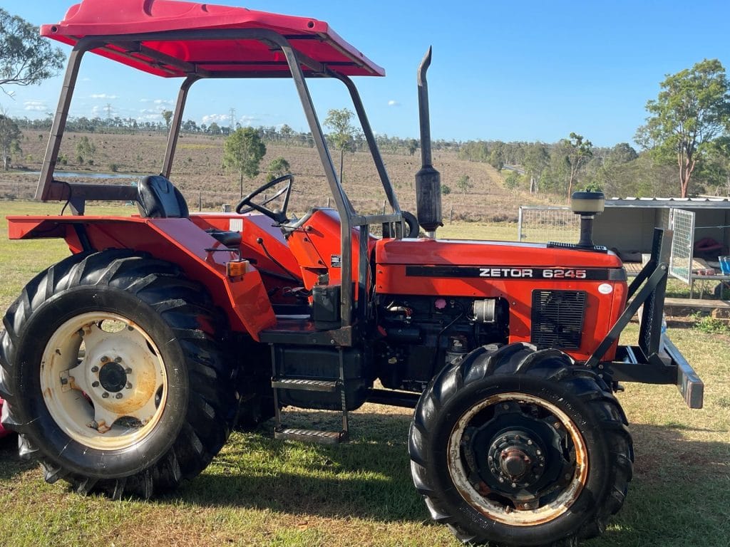 Zetor Tractor & slasher_2