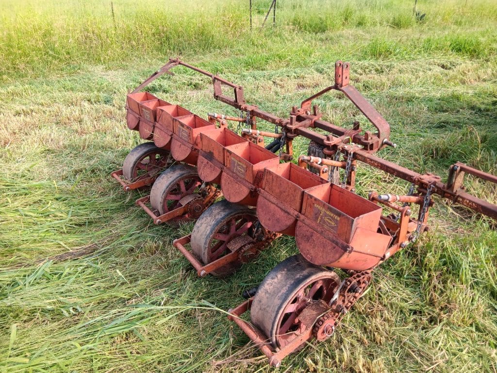 4 row Covington Planter