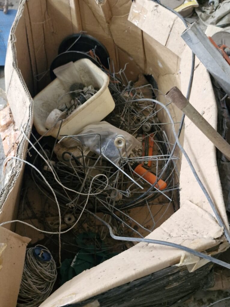 Electric fence gear