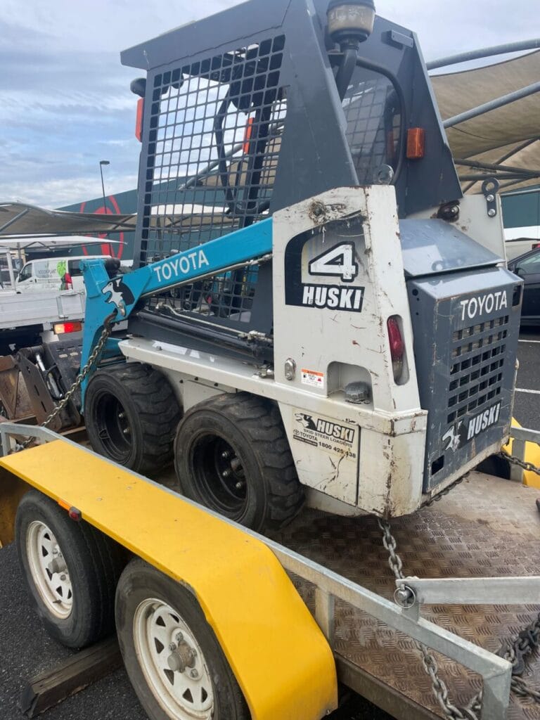 2022 U17-3 Huski Skid Steer & Spreader Bar